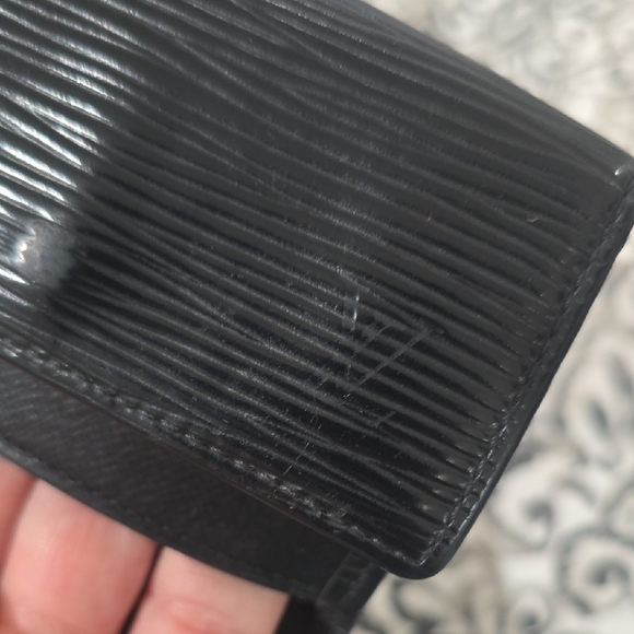 Louis Vuitton Black Epi Leather Key Wallet - Picture 7 of 8